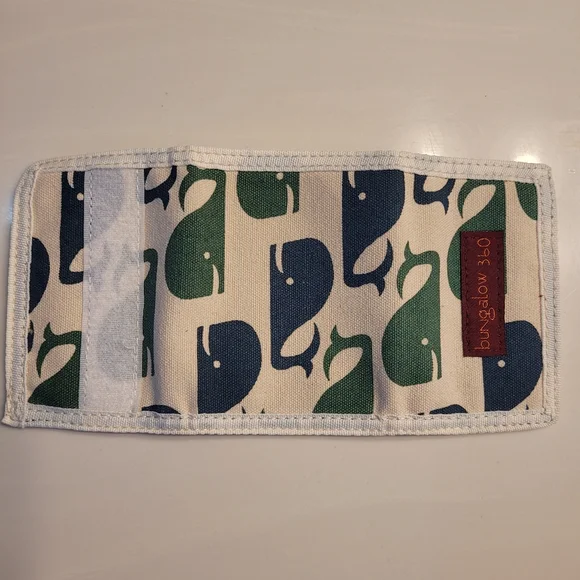 BUNGALOW 360 "Whales" Natural Canvas & Eco Friendly Ink Wallet Unisex - Picture 3 of 9